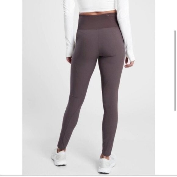 Athleta Quest Hybrid Tight in Grey - Picture 7 of 7